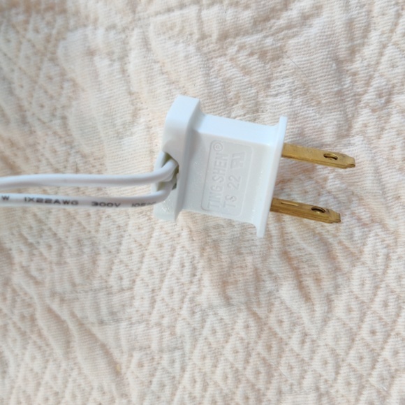 Vintage Frosted Glass Lighted Christmas Tree With Bird Houses & Dogwood - Picture 11 of 11